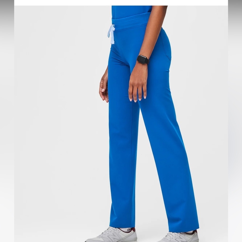 FIGS Technical Collection scrub pants - Picture 2 of 6